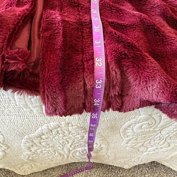 SUPER SOFT silky faux fur crimson red open front vest cardigan women's p… - Picture 9 of 9